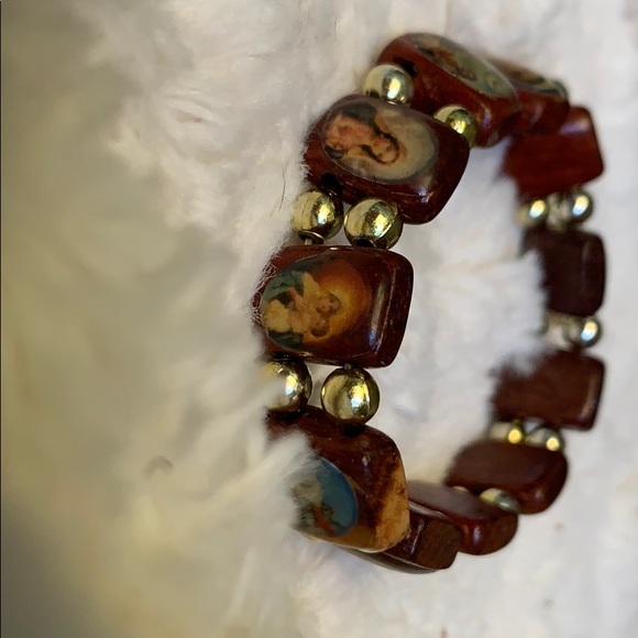 Lovely Painted Wooden Stretchy Bracelet - Picture 6 of 6